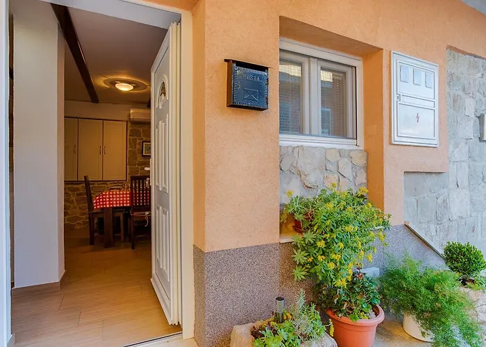 Tomo Apartment